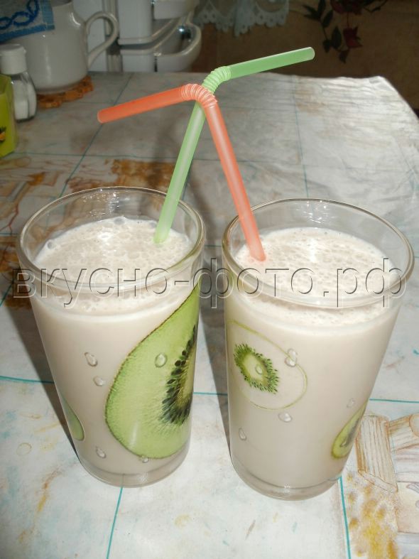Банановый молочный коктейль